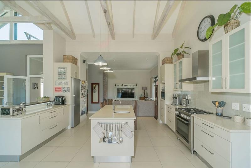 4 Bedroom Property for Sale in Lake Michelle Western Cape